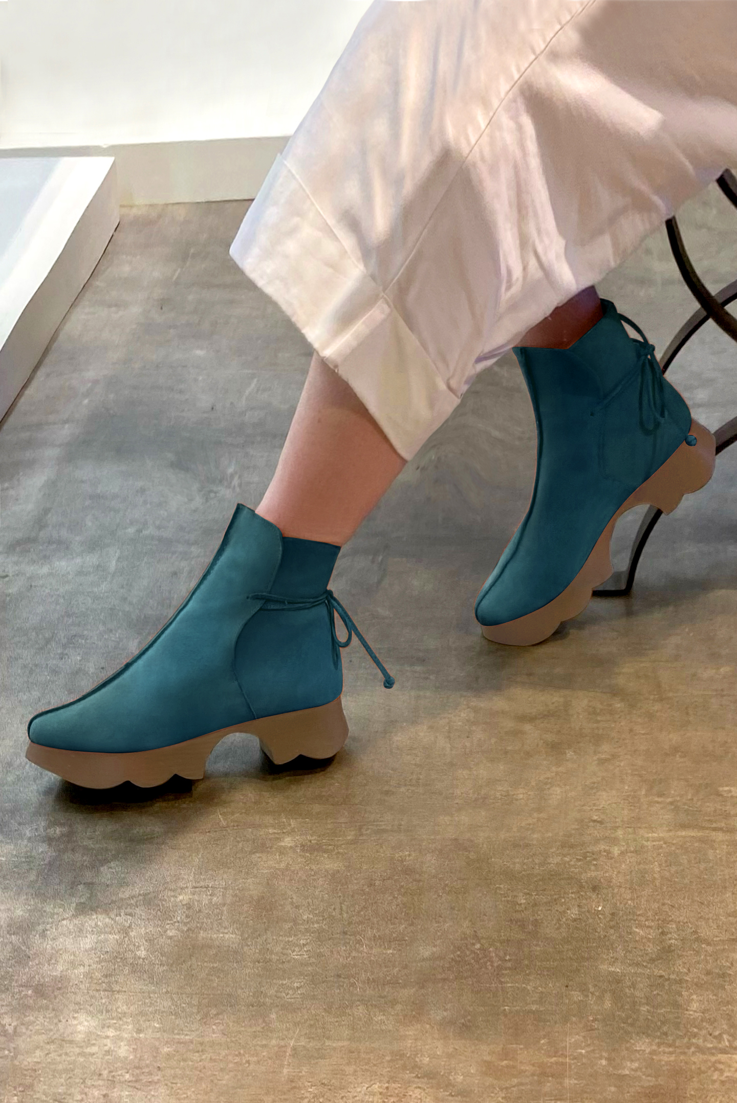Peacock blue women's ankle boots with laces at the back.. Worn view - Florence KOOIJMAN